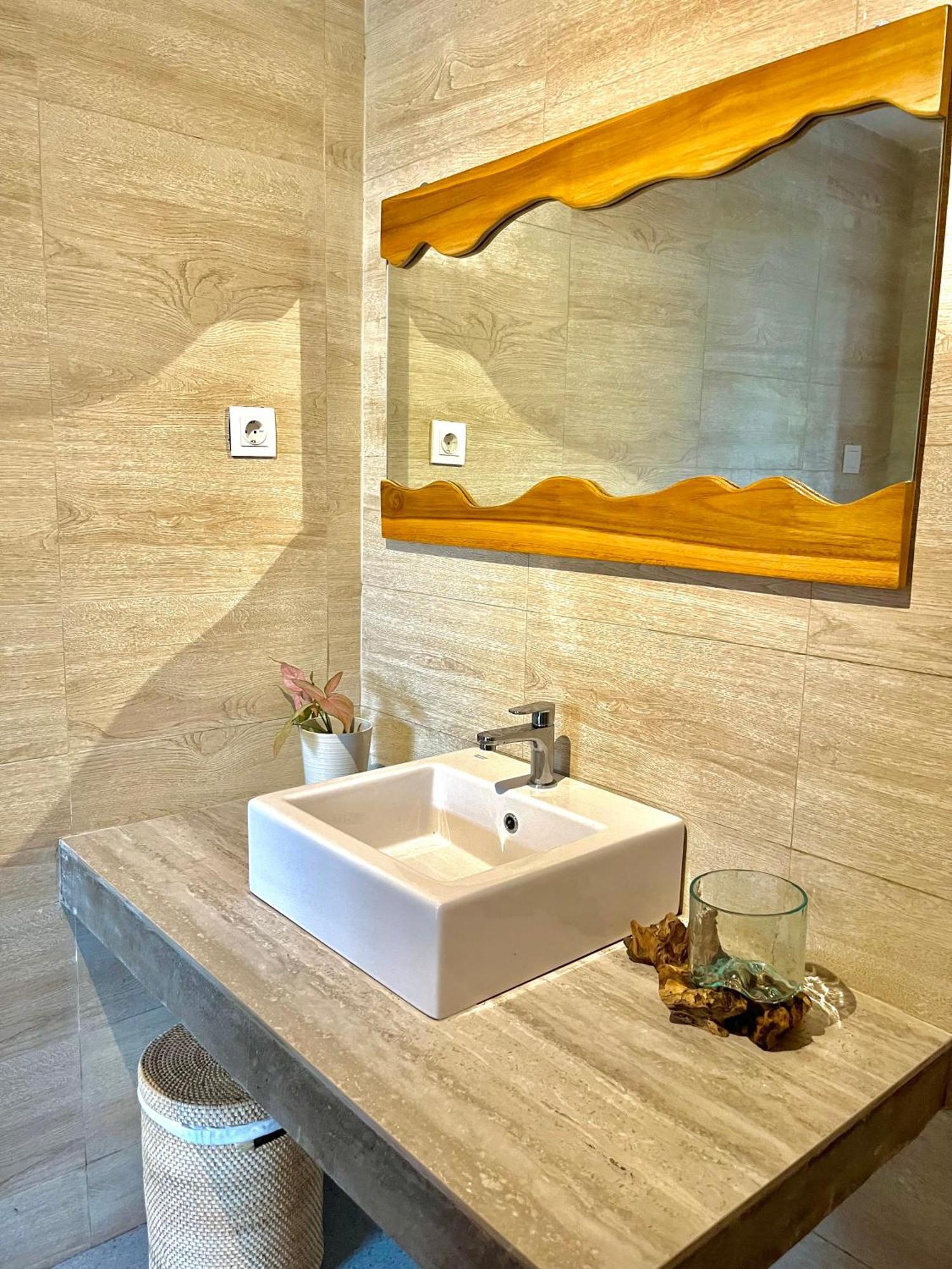 Ila Gaia Bali Hotell Canggu Exteriör bild